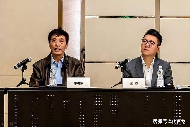漫威影业《惊奇队长2》近日首曝片段，展现惊奇队长和惊奇少女空间互换的战斗，影片将于11月10日中美同步上映